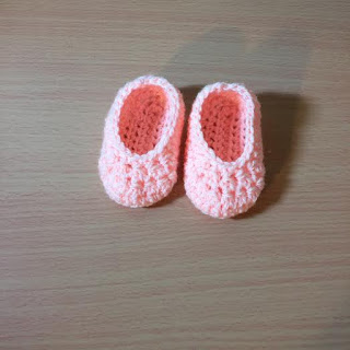 Crochet Simple Newborn Booties Tutorial