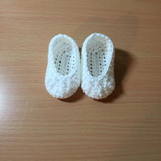 Crochet Simple Newborn Booties tutorial